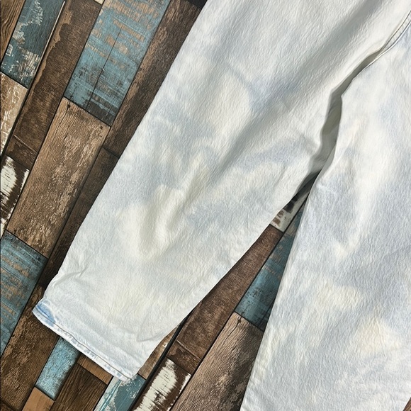 Universal Thread Light Blue bleached Jeans - Picture 14 of 14